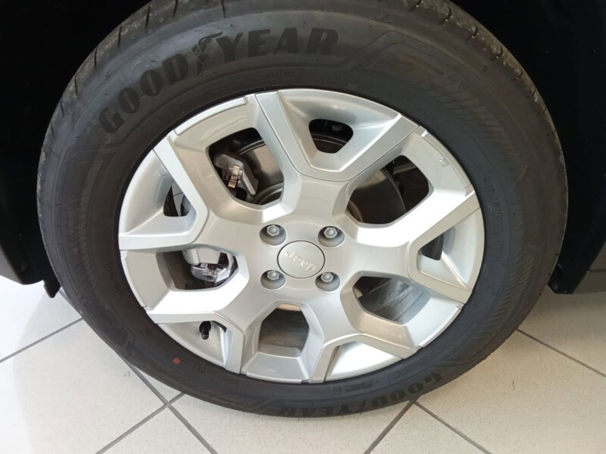 Jeep Avenger 1.2 turbo e-hybrid mhev Altitude fwd 110cv edct6 (7)