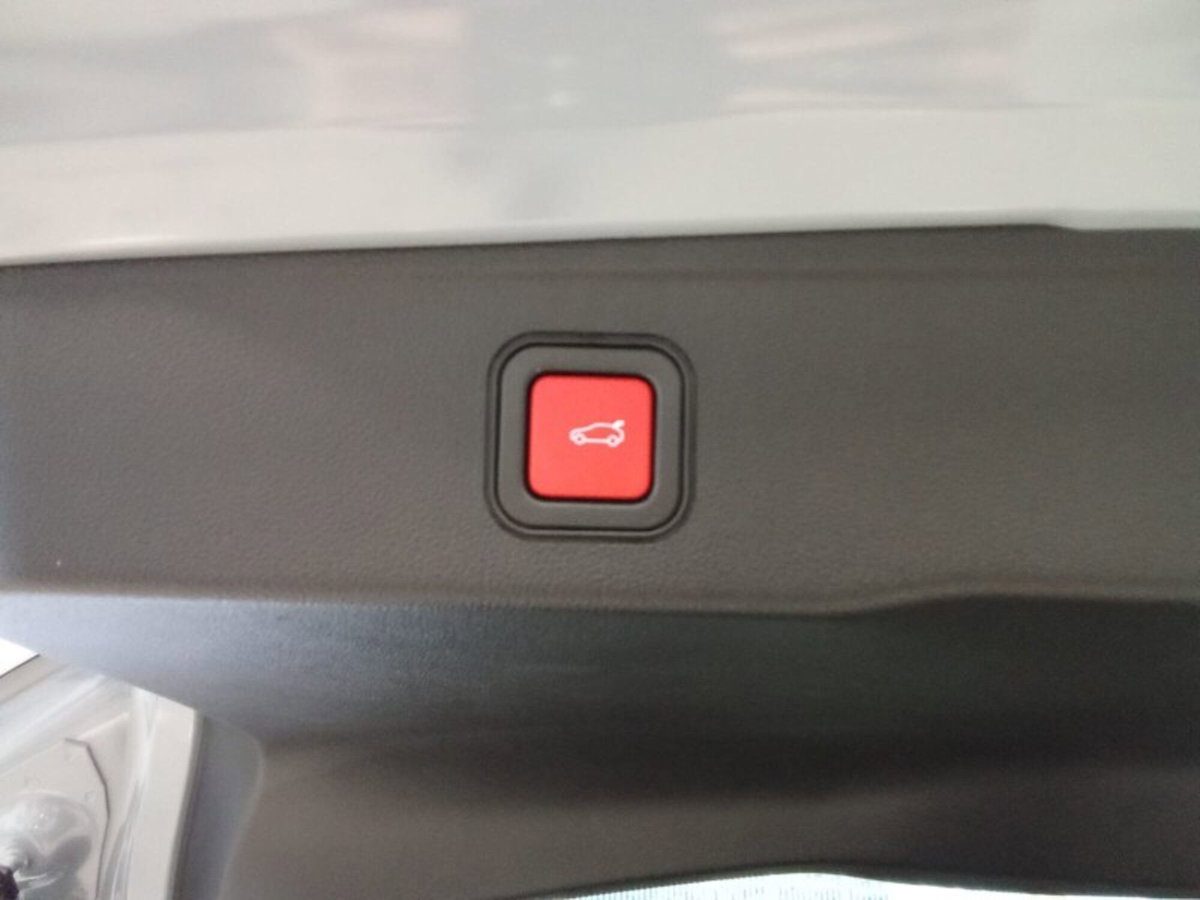 Jeep Avenger 1.2 turbo e-hybrid mhev Altitude fwd 110cv edct6 (8)