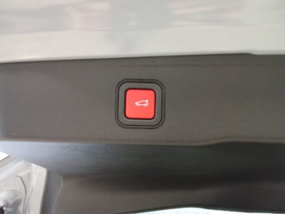Jeep Avenger 1.2 turbo e-hybrid mhev Altitude fwd 110cv edct6 (8)