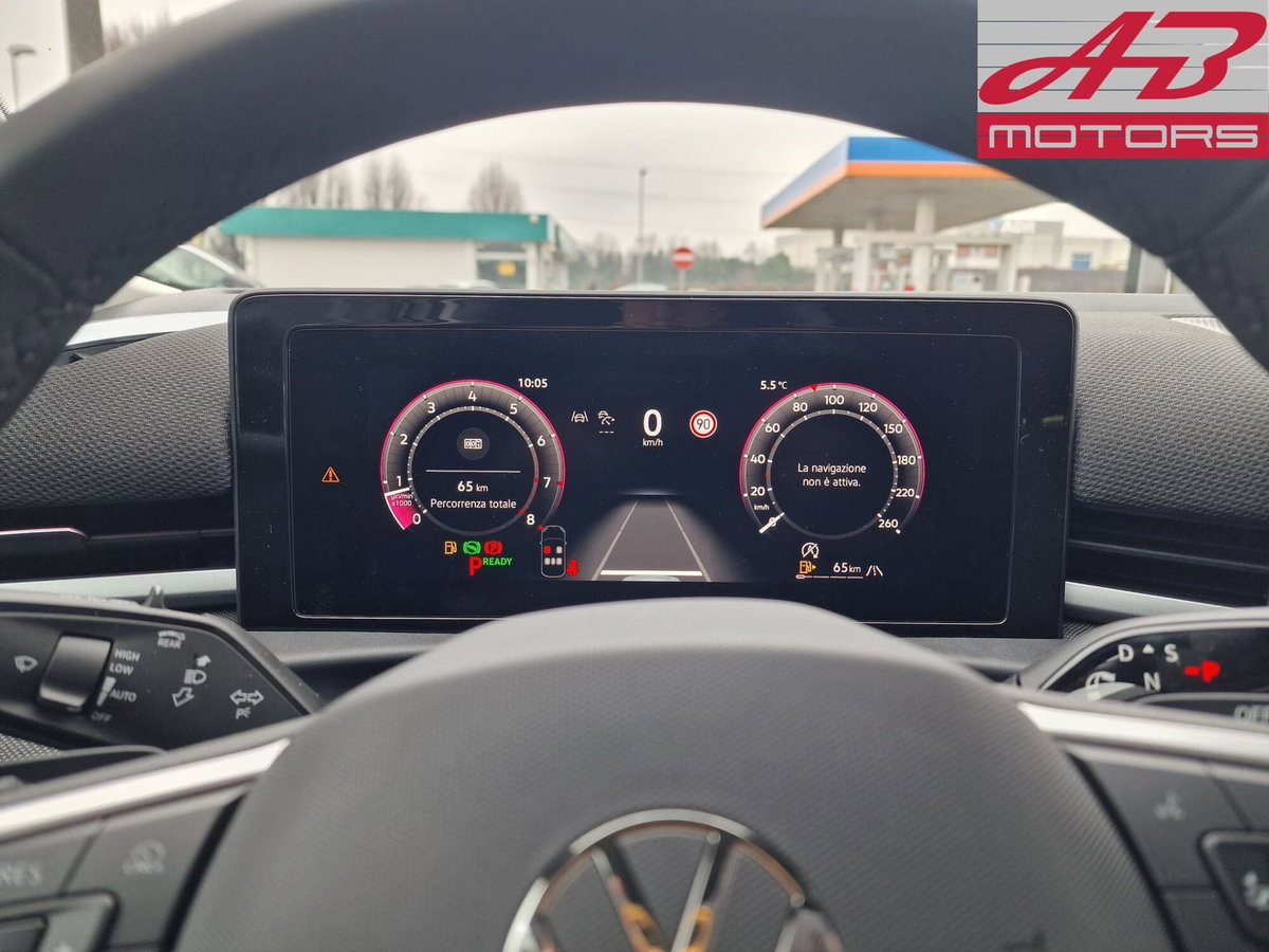 Volkswagen T-Roc 1.5 etsi Life 115cv dsg (10)
