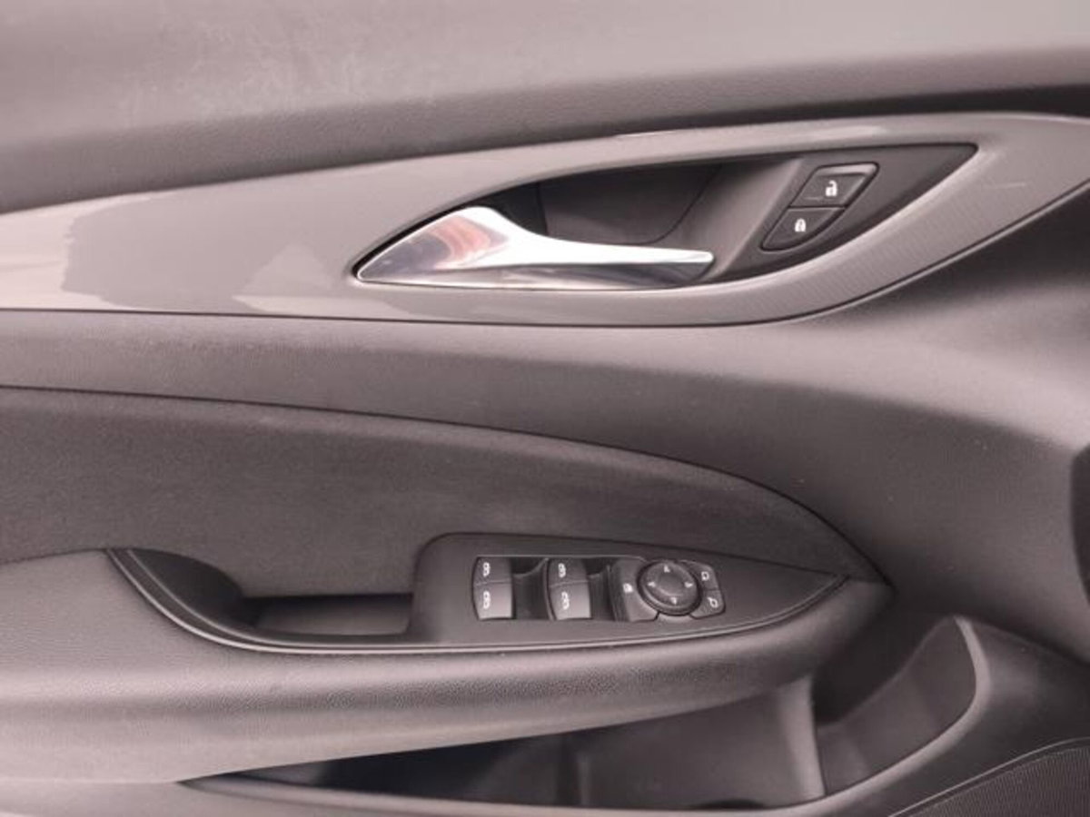 Opel Insignia Station Wagon 1.6 CDTI 136 S&S aut.Sports Business (18)