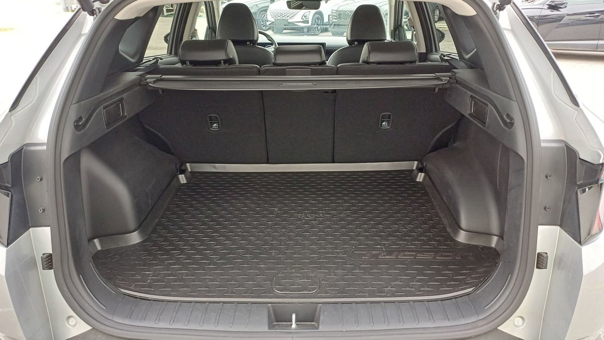 Hyundai Tucson 1.6 crdi 48V Exellence 2wd dct (8)