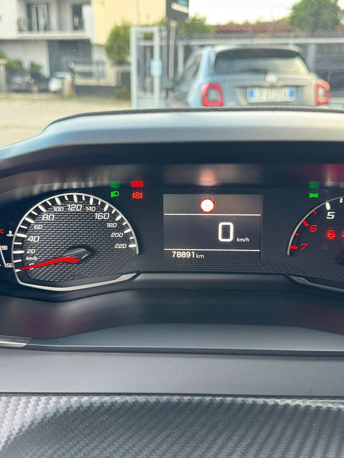 Peugeot 208 PureTech 75 Stop&Start 5 porte Active (8)