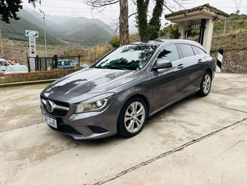 Mercedes-Benz CLA Shooting Brake 200 d Automatic Premium
