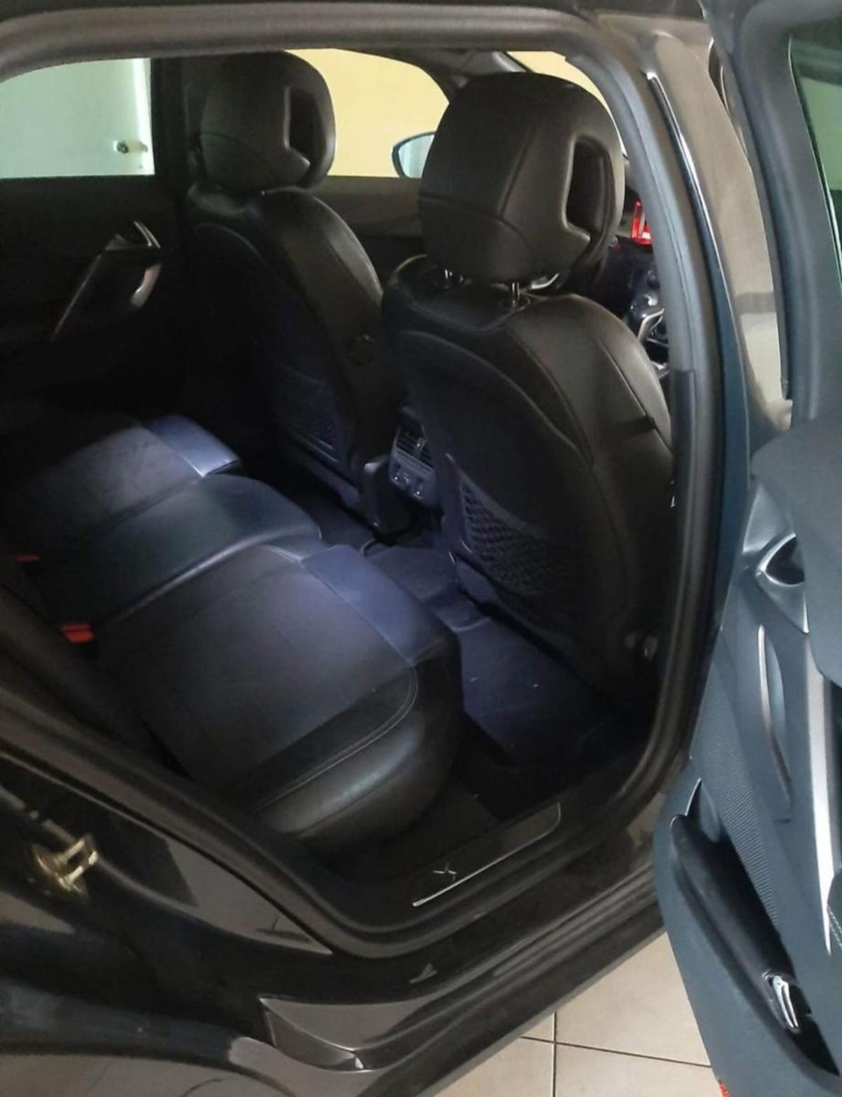 Ds DS 5 DS 5 1.6 e-HDi 115 ETG6 So Chic (2)