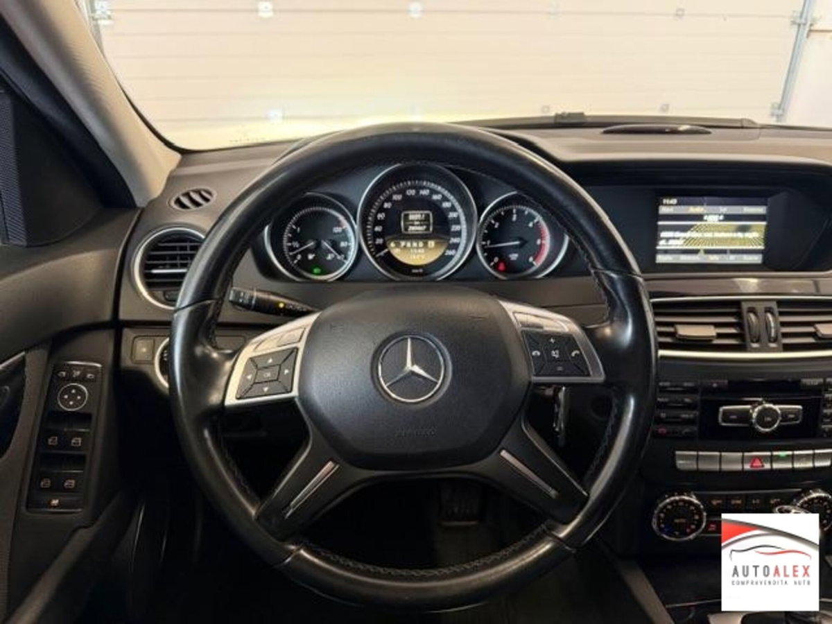 Mercedes-Benz Classe C Station Wagon 220 CDI Avantgarde (9)