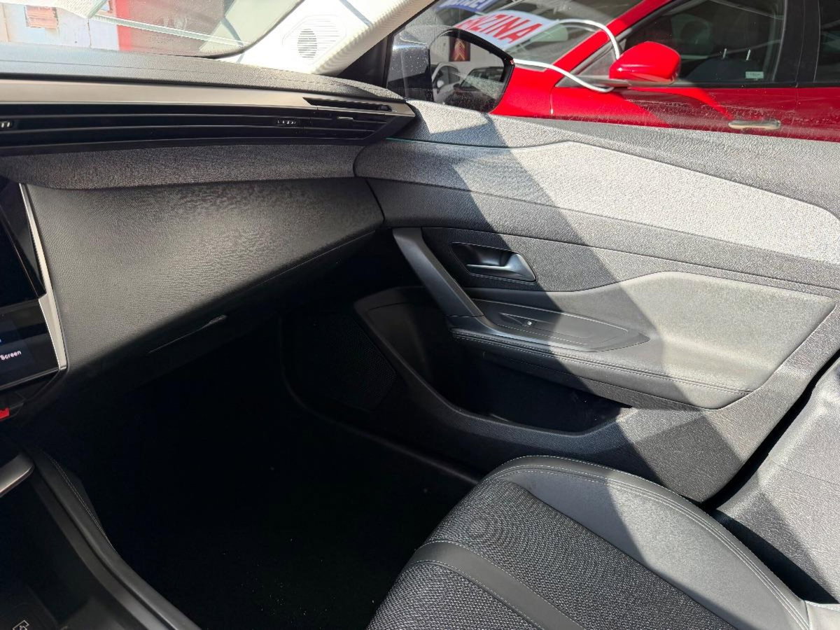 Peugeot 308 SW BlueHDi 130 S&S Allure (13)
