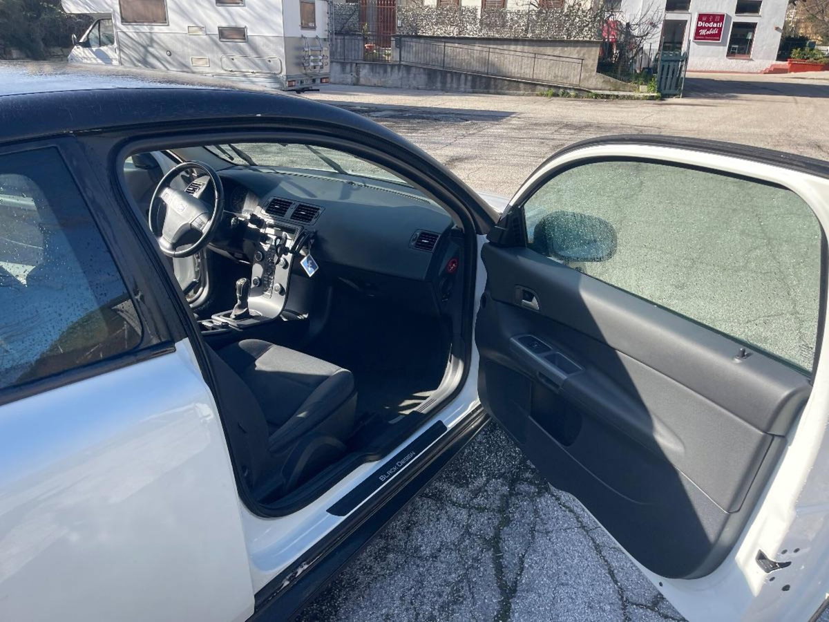 Volvo C30 D3 Black Design (17)