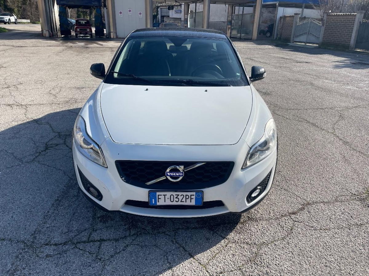 Volvo C30 D3 Black Design (2)