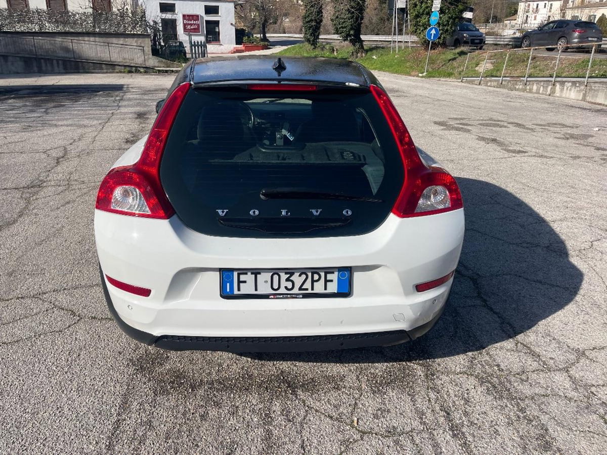Volvo C30 D3 Black Design (6)