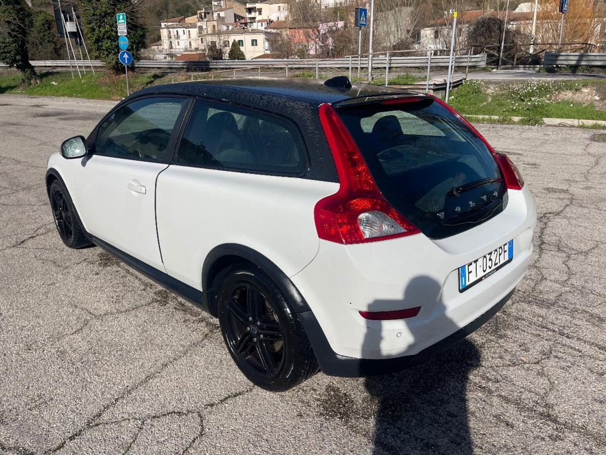 Volvo C30 D3 Black Design (7)