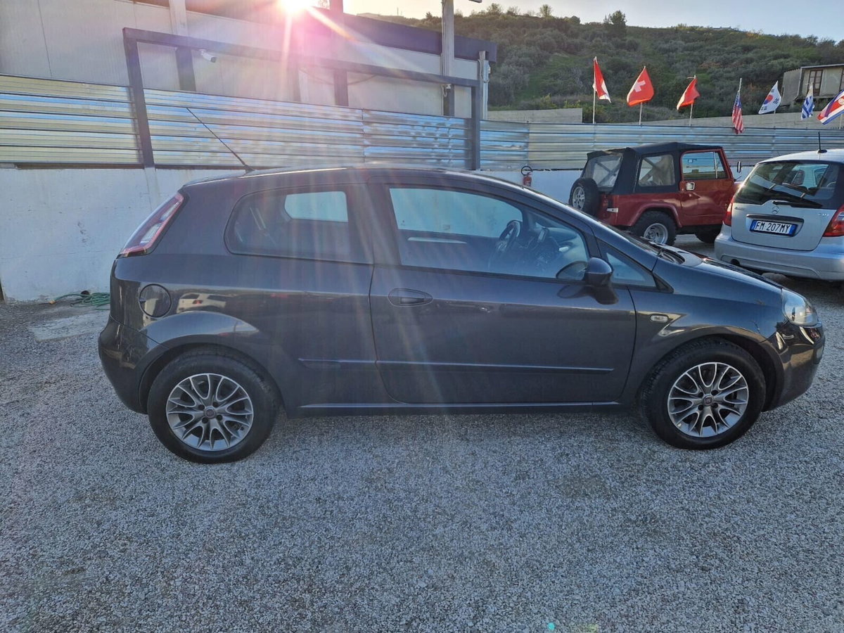 Fiat Punto Evo 1.3 Mjt 75 CV DPF 3 porte S&S 150° (6)