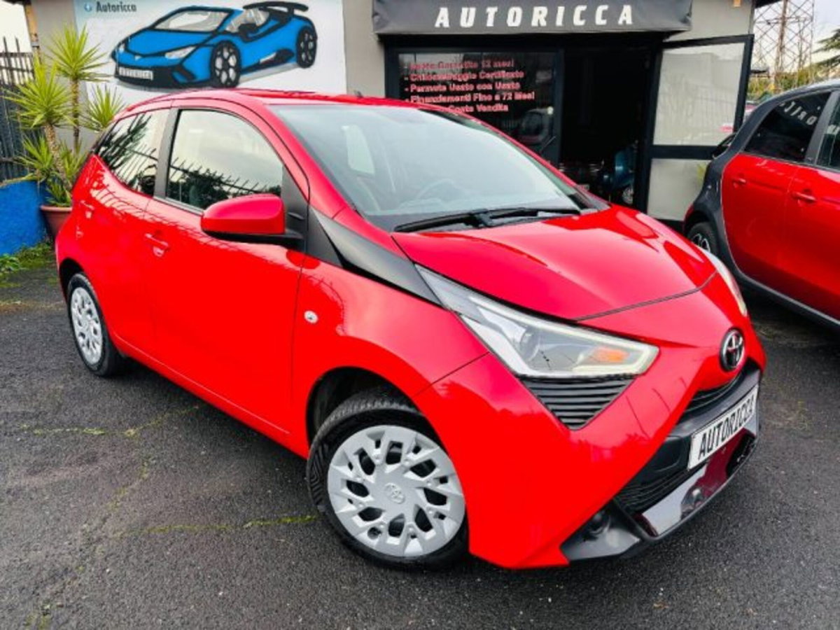 Toyota Aygo Connect 1.0 VVT-i 72 CV 5 porte x-play