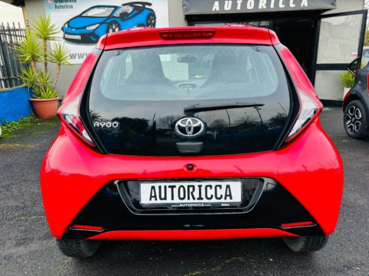 Toyota Aygo Connect 1.0 VVT-i 72 CV 5 porte x-play (3)