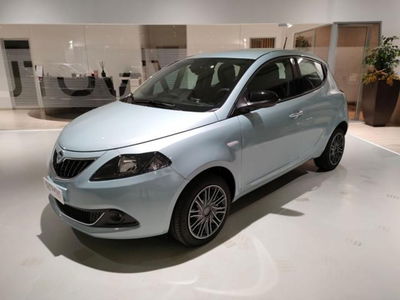 Lancia Ypsilon 1.0 FireFly 5 porte S&S Hybrid Gold Plus nuova