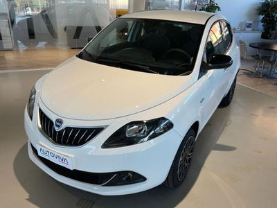 Lancia Ypsilon 1.0 FireFly 5 porte S&S Hybrid Gold Plus nuova
