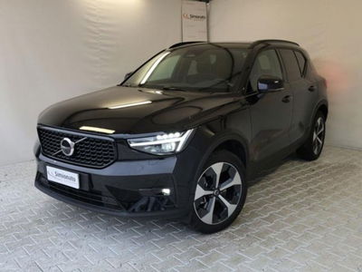 Volvo XC40 B4 AWD automatico Plus Dark usata