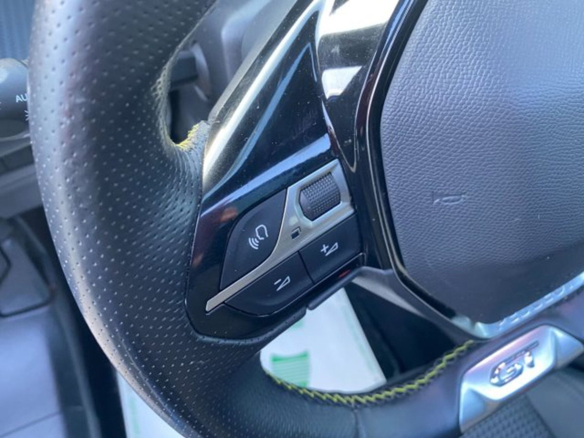 Peugeot 2008 PureTech 130 S&S EAT8 GT Line (12)