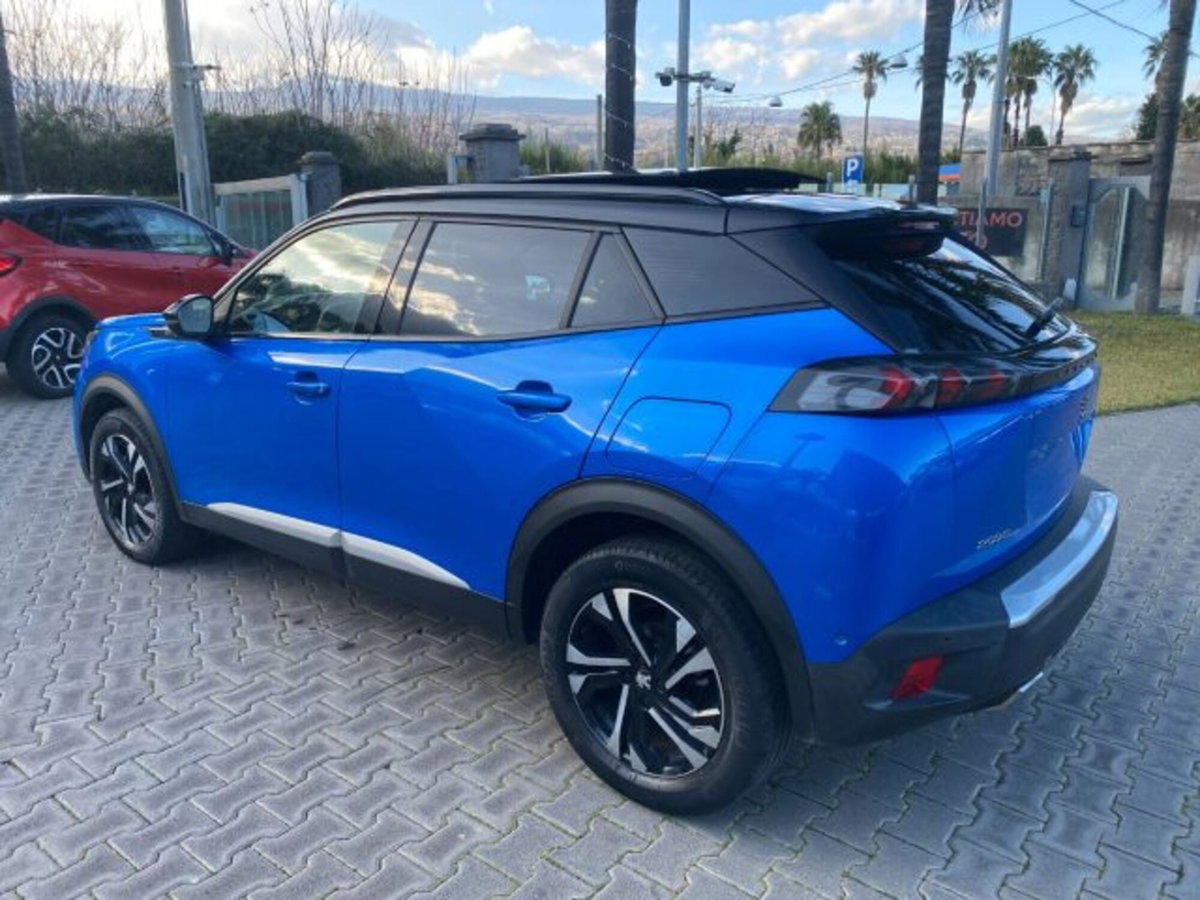 Peugeot 2008 PureTech 130 S&S EAT8 GT Line (3)