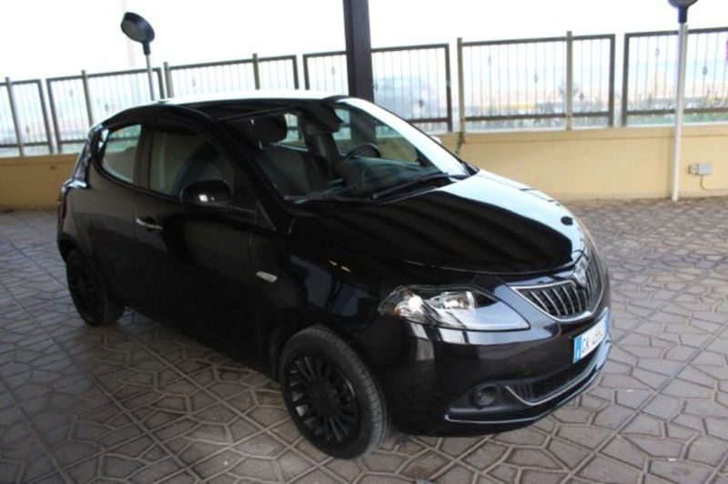 Lancia Ypsilon 1.0 FireFly 5 porte S&S Hybrid Silver Plus