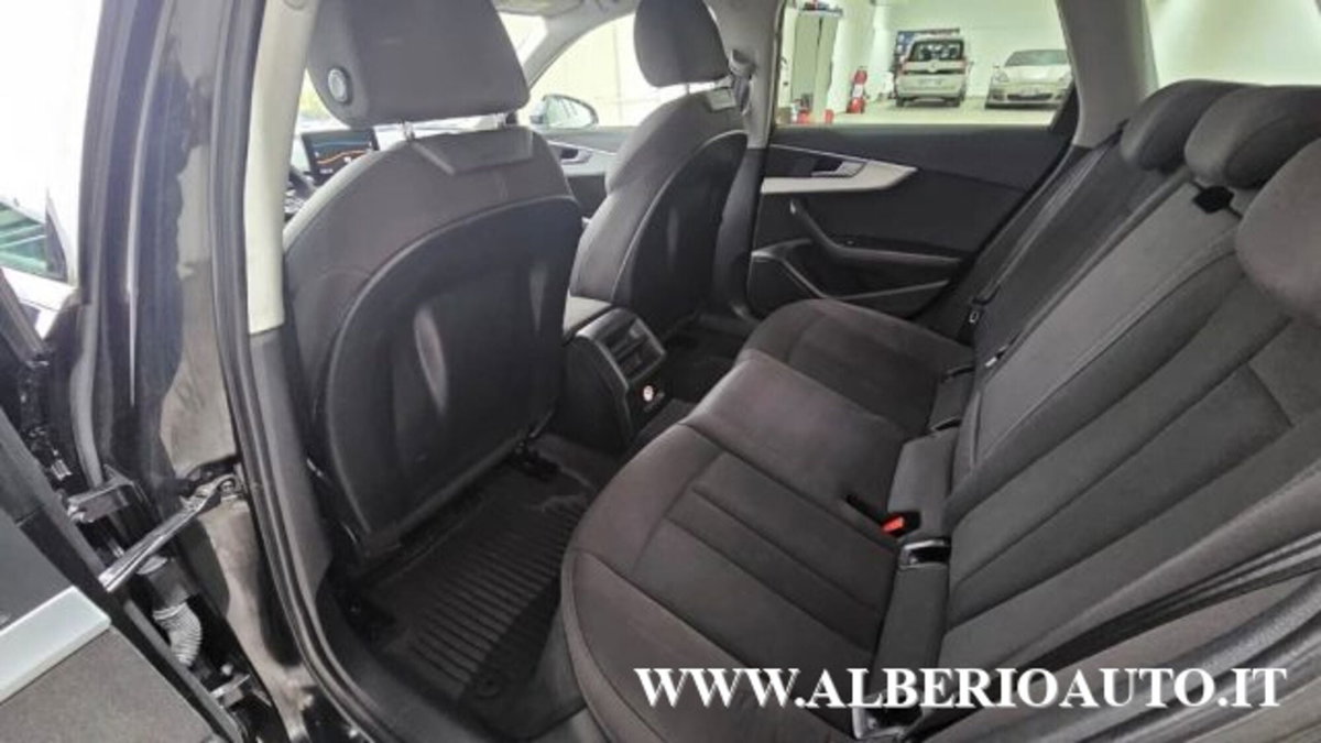 Audi A4 2.0 TDI 190 CV S tronic S line edition (11)