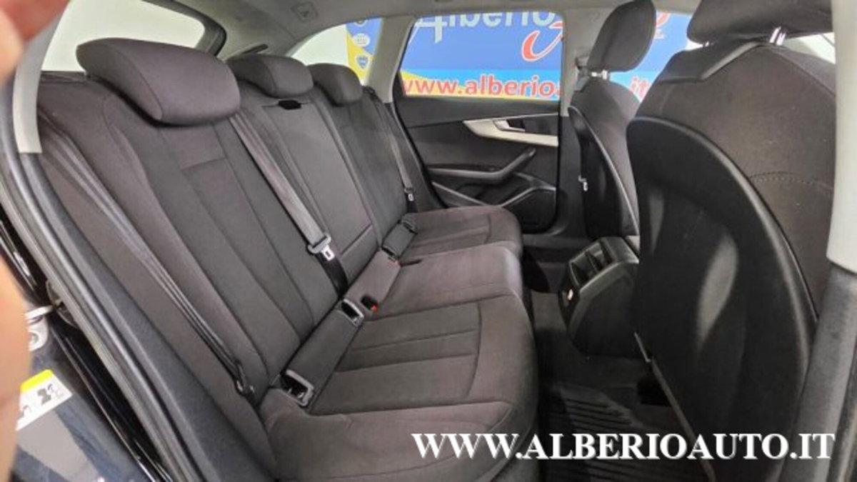 Audi A4 2.0 TDI 190 CV S tronic S line edition (14)