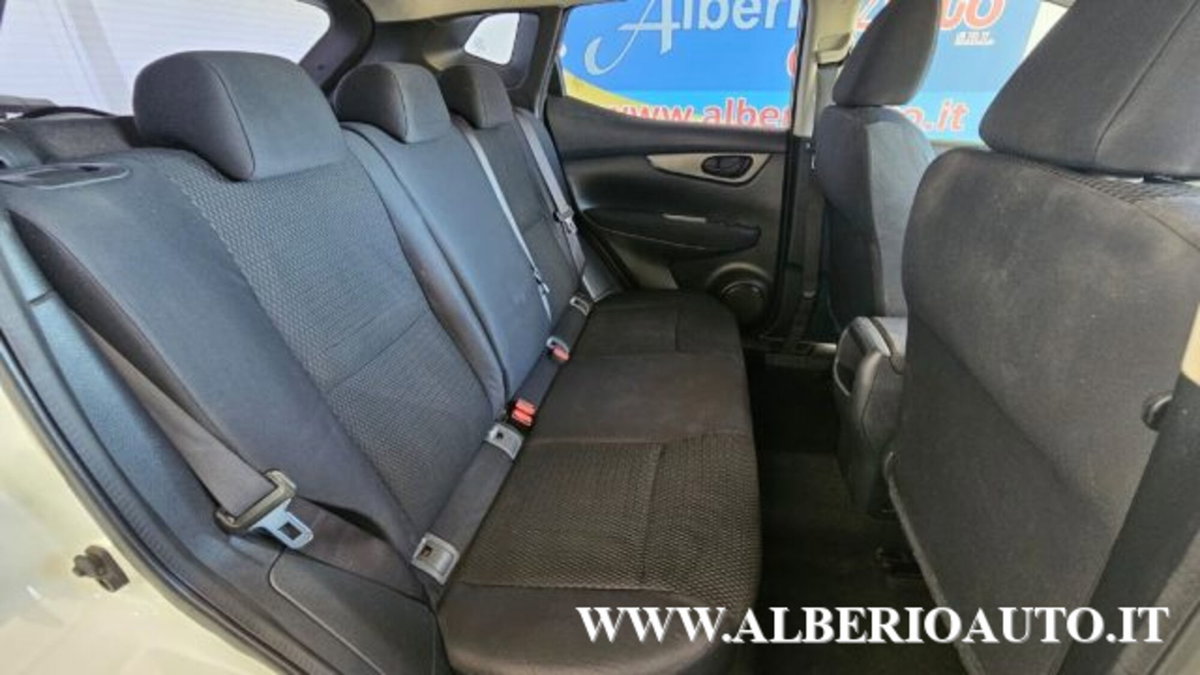 Nissan Qashqai 1.5 dCi DPF Acenta (13)