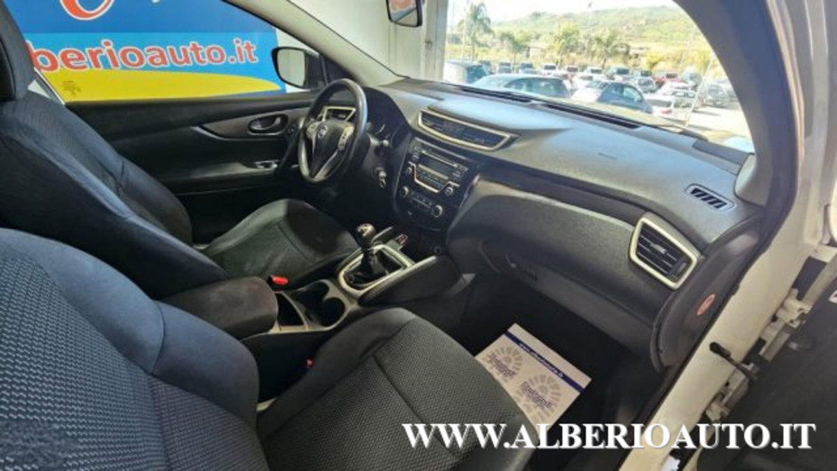Nissan Qashqai 1.5 dCi DPF Acenta (6)