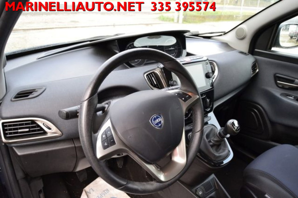 Lancia Ypsilon 1.0 FireFly 5 porte S&S Hybrid Ecochic Gold (10)
