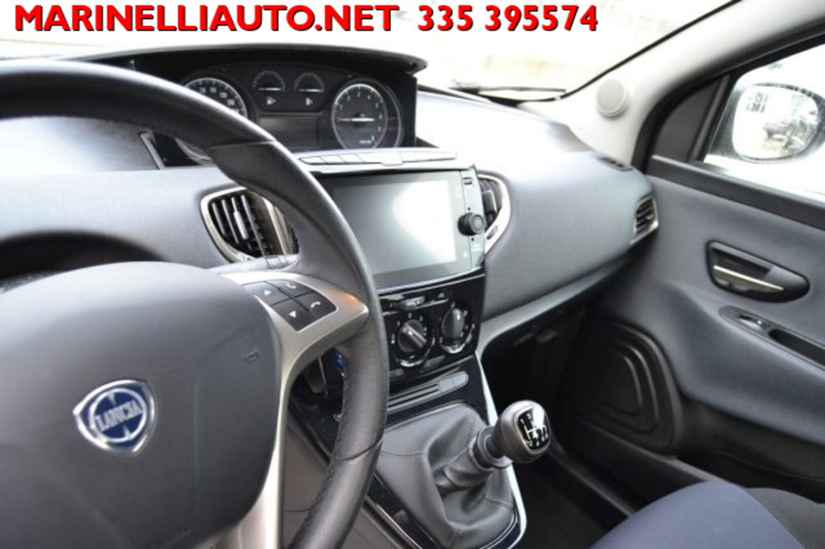Lancia Ypsilon 1.0 FireFly 5 porte S&S Hybrid Ecochic Gold (11)