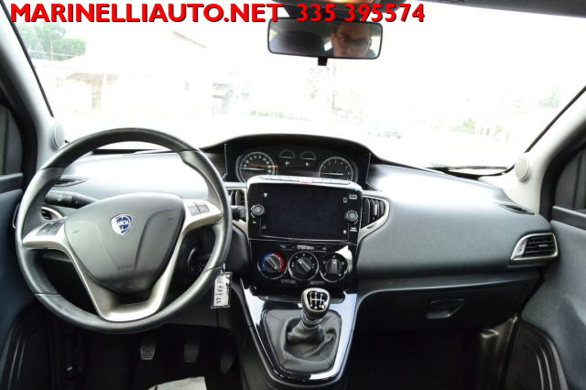 Lancia Ypsilon 1.0 FireFly 5 porte S&S Hybrid Ecochic Gold (15)