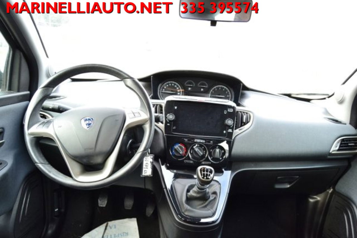 Lancia Ypsilon 1.0 FireFly 5 porte S&S Hybrid Ecochic Gold (16)