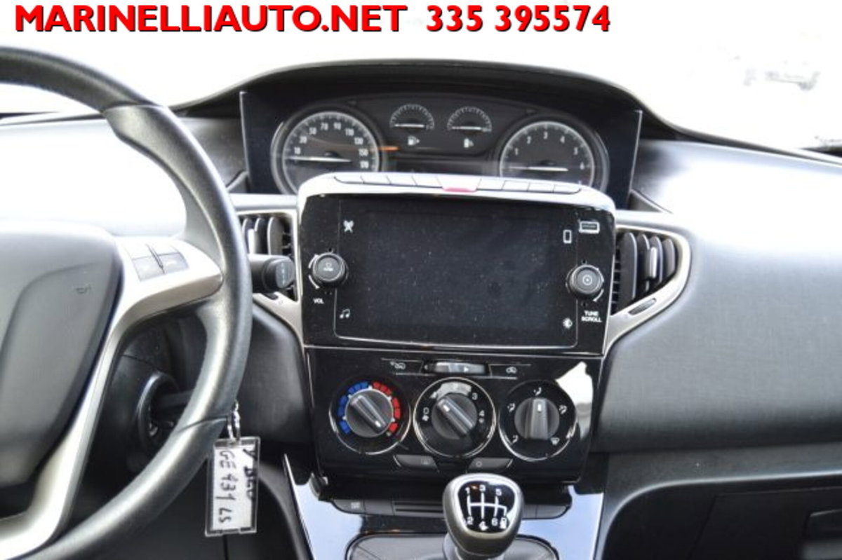 Lancia Ypsilon 1.0 FireFly 5 porte S&S Hybrid Ecochic Gold (18)