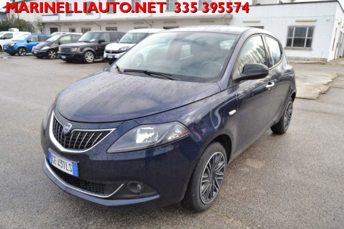 Lancia Ypsilon 1.0 FireFly 5 porte S&S Hybrid Ecochic Gold (2)