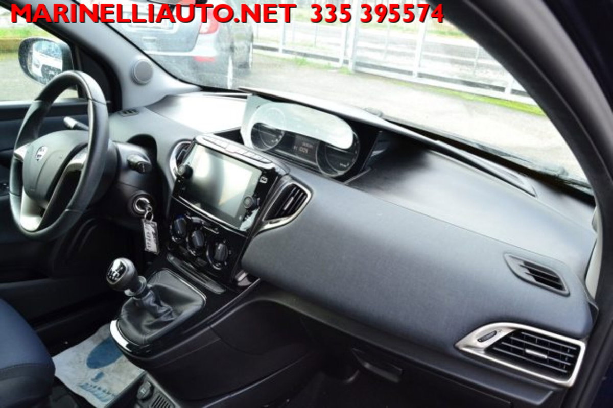 Lancia Ypsilon 1.0 FireFly 5 porte S&S Hybrid Ecochic Gold (20)