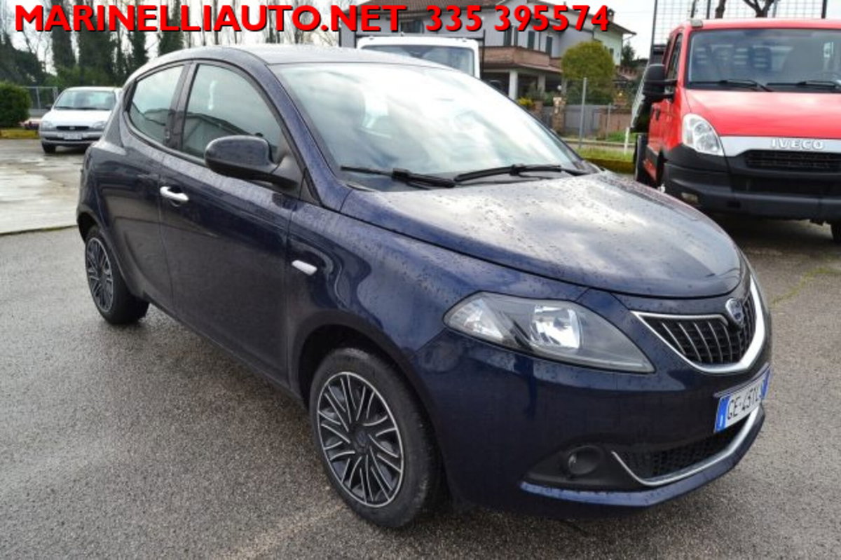 Lancia Ypsilon 1.0 FireFly 5 porte S&S Hybrid Ecochic Gold (4)