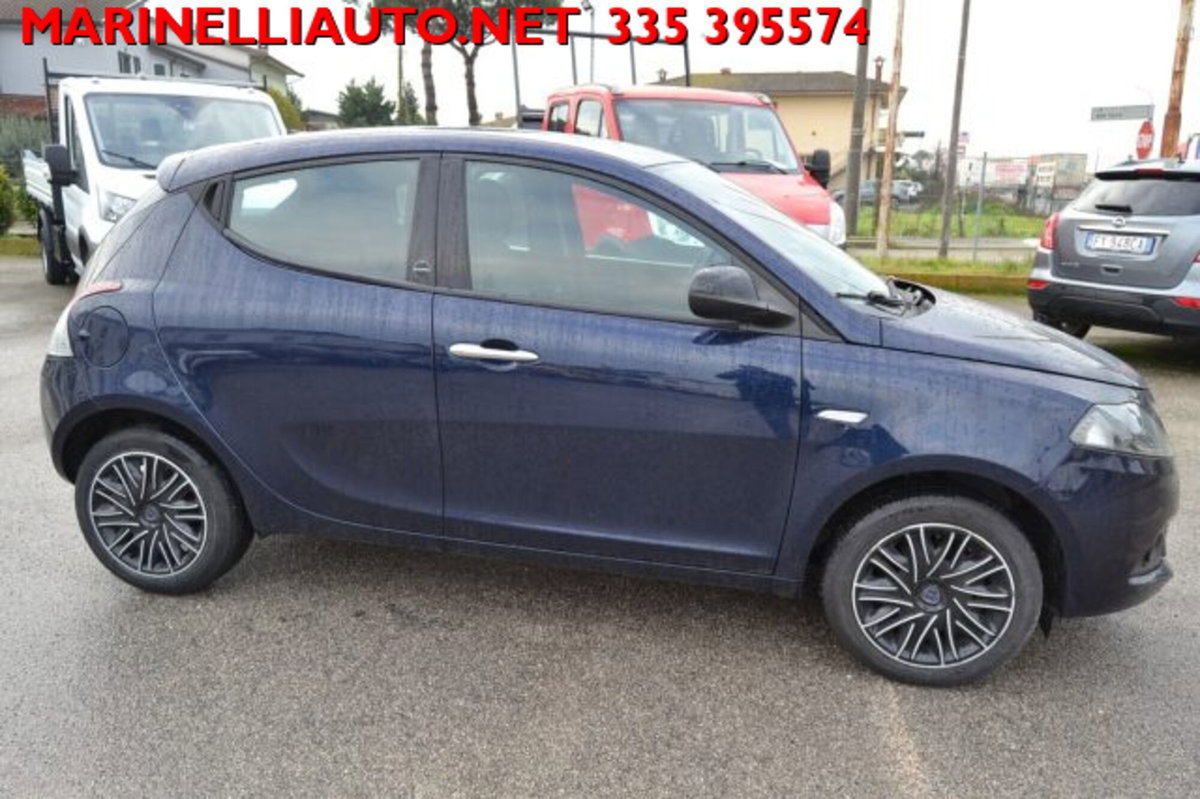 Lancia Ypsilon 1.0 FireFly 5 porte S&S Hybrid Ecochic Gold (5)
