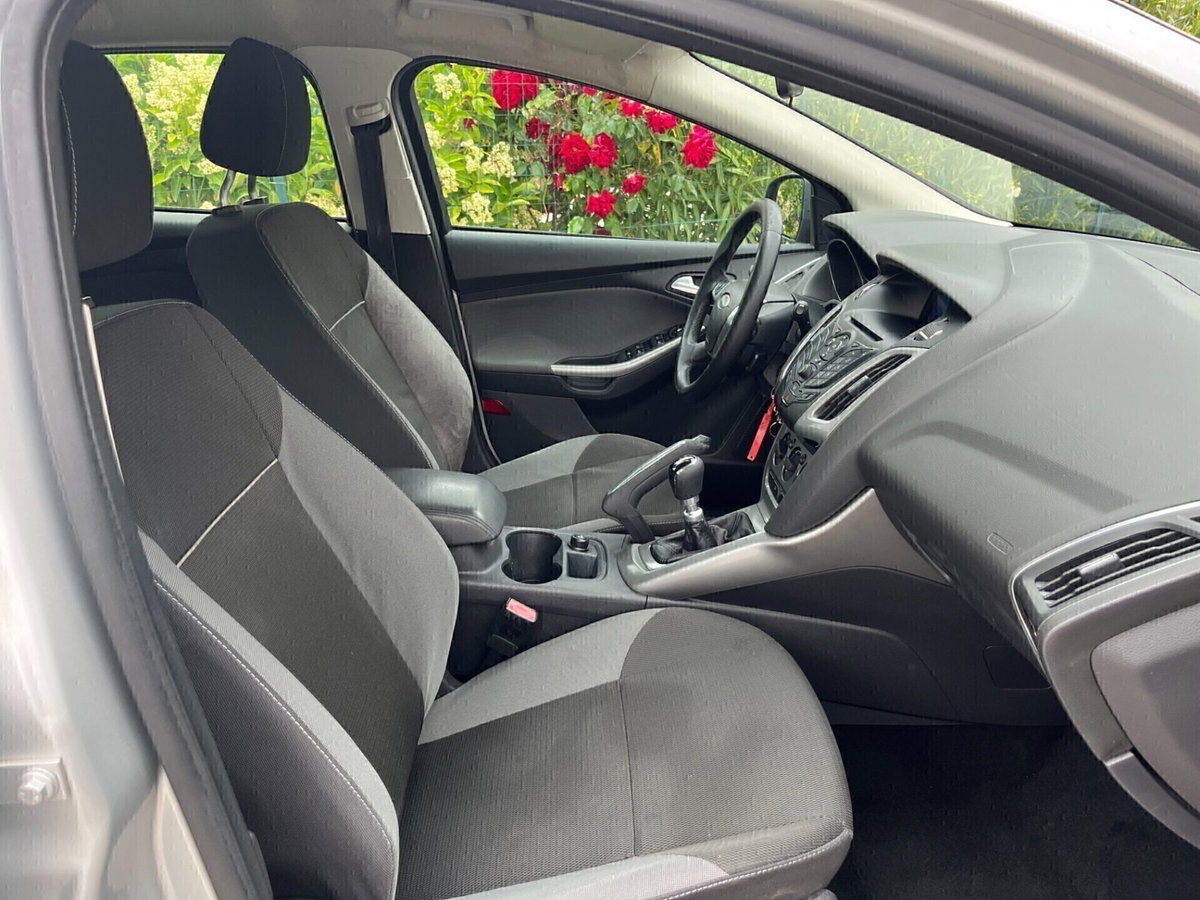 Ford Focus Station Wagon 1.6 TDCi 115 CV SW Titanium (11)