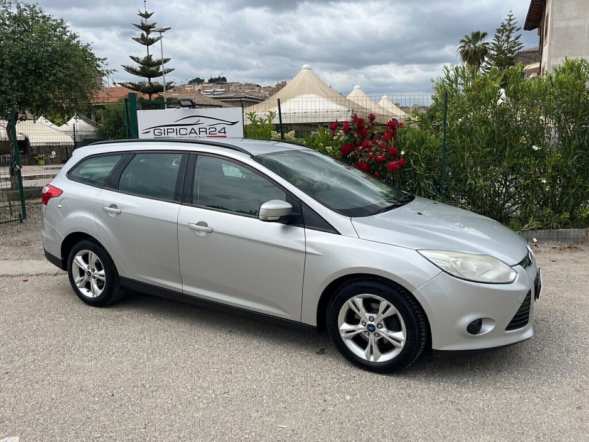 Ford Focus Station Wagon 1.6 TDCi 115 CV SW Titanium (3)