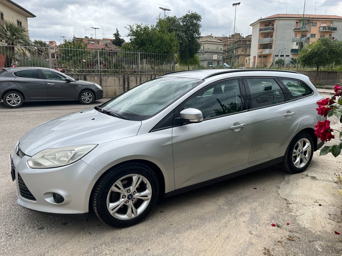 Ford Focus Station Wagon 1.6 TDCi 115 CV SW Titanium (5)