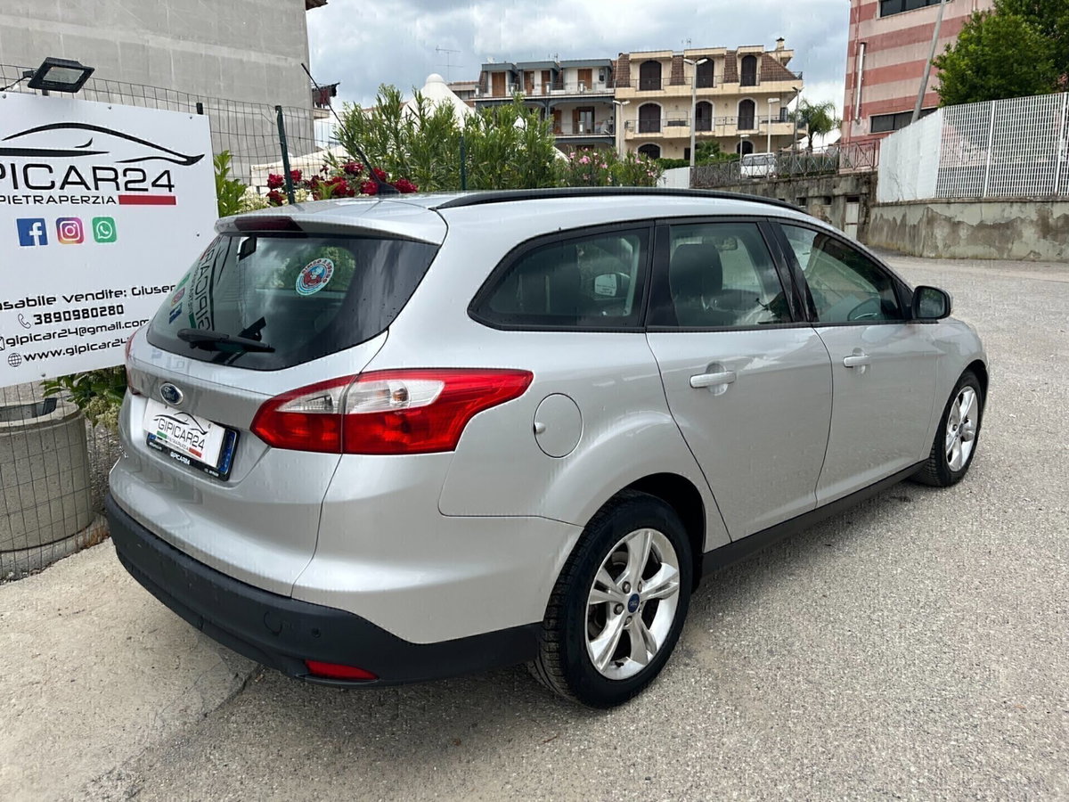 Ford Focus Station Wagon 1.6 TDCi 115 CV SW Titanium (7)