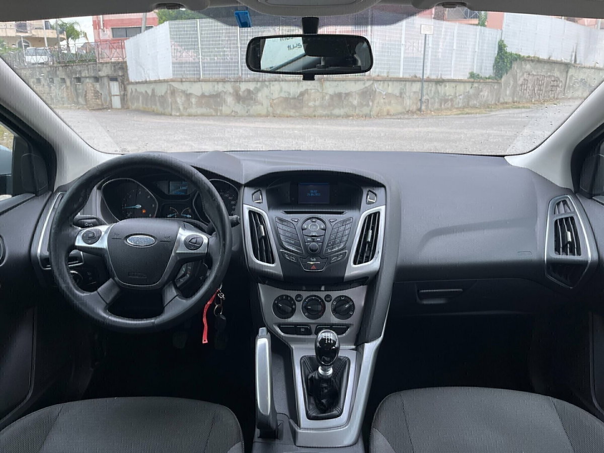 Ford Focus Station Wagon 1.6 TDCi 115 CV SW Titanium (9)
