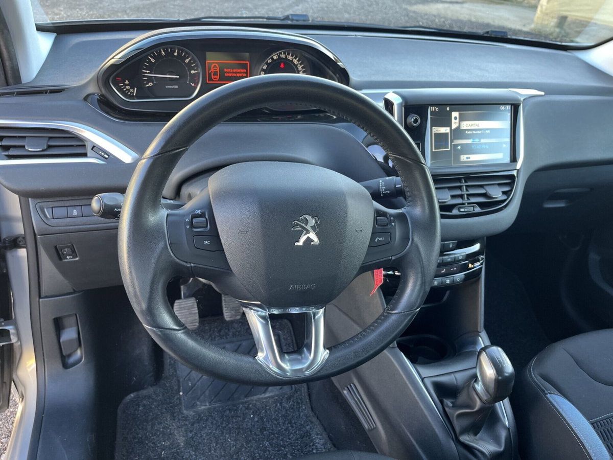 Peugeot 208 82 5 porte Allure (10)