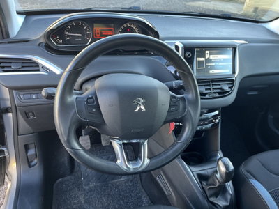 Peugeot 208 82 5 porte Allure (10)