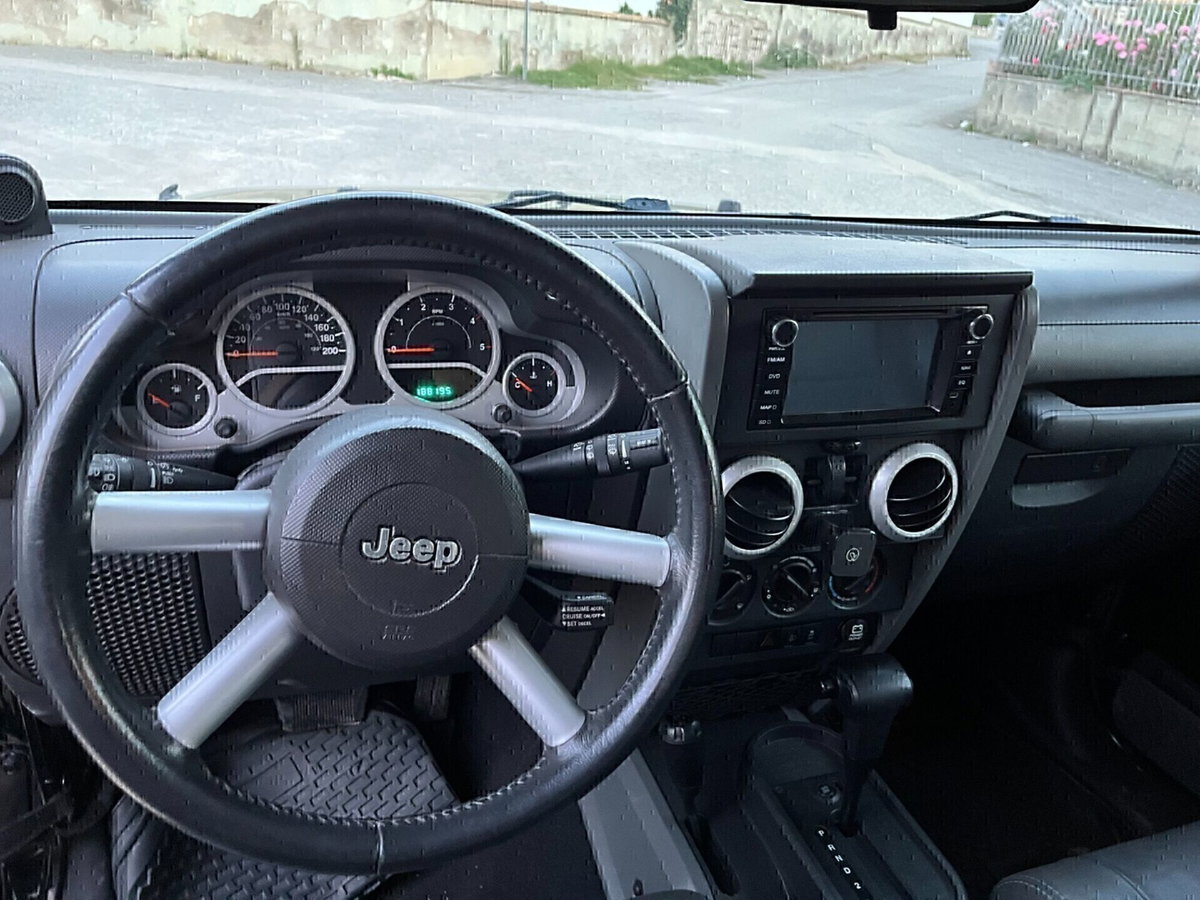Jeep Wrangler 2.8 CRD DPF Sahara (11)