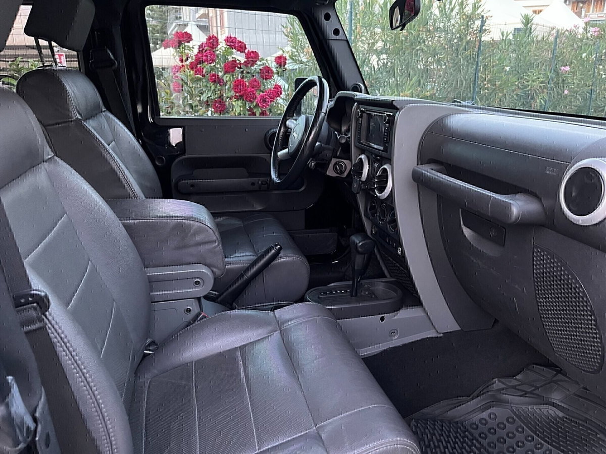 Jeep Wrangler 2.8 CRD DPF Sahara (13)