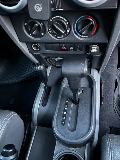Jeep Wrangler 2.8 CRD DPF Sahara (14)