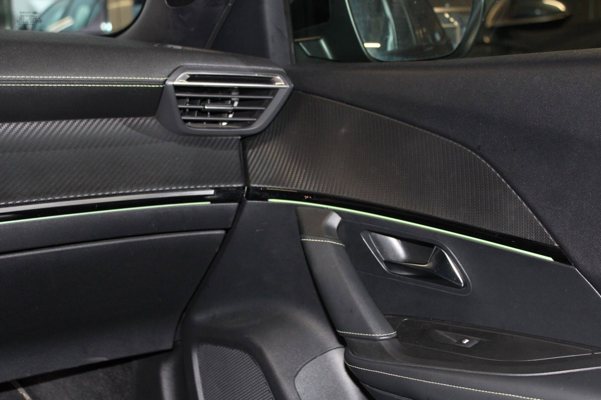 Peugeot 2008 BlueHDi 110 S&S GT (11)