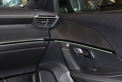 Peugeot 2008 BlueHDi 110 S&S GT (11)