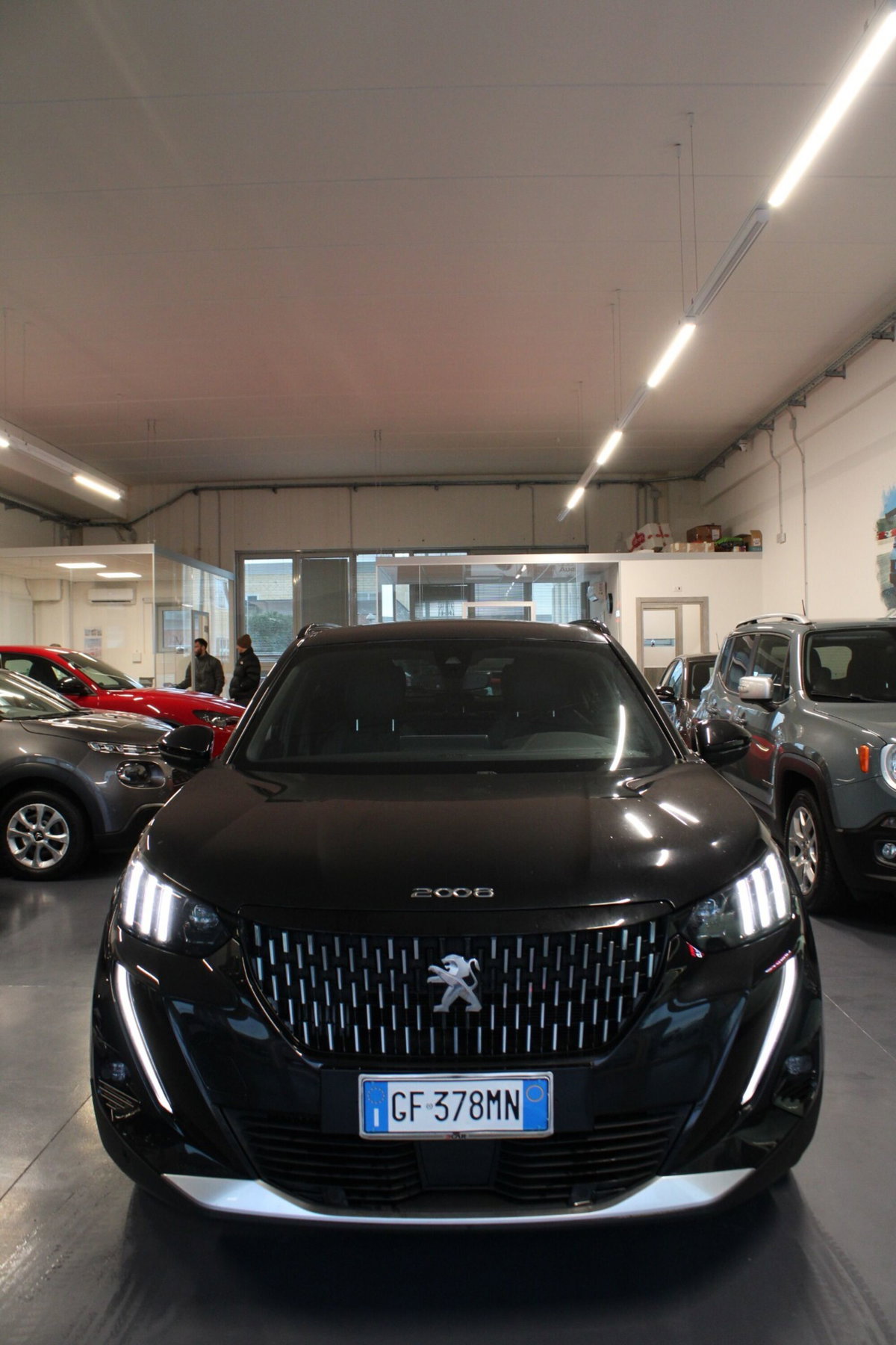 Peugeot 2008 BlueHDi 110 S&S GT (2)
